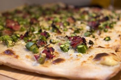 Flammkuchen mit Grünem Spargel